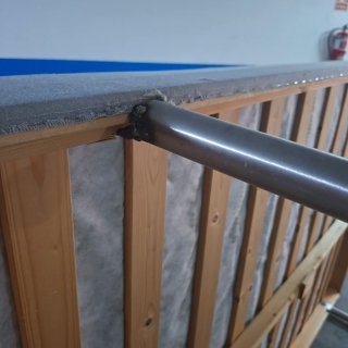 Base de cama tapizada gris