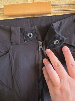 Pantalón trekking gris marengo
