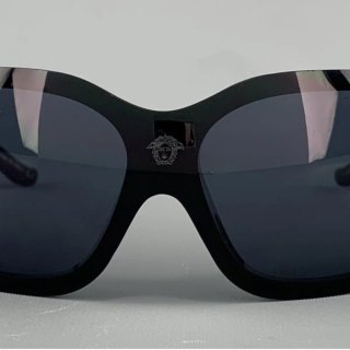 Gafas de sol Versace negras y rojas