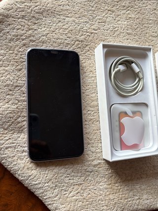 iPhone 11 64GB Morado