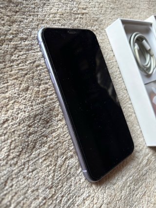iPhone 11 64GB Morado