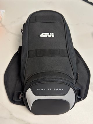 Bolsa depósito moto GIVI negra y gris