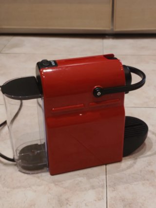 Cafetera Nespresso Krups Roja