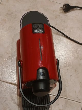 Cafetera Nespresso Krups Roja