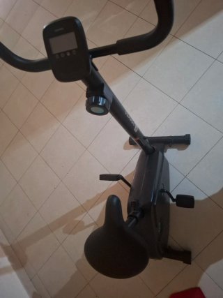 Bicicleta estática negra