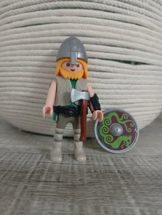 Playmobil Vikingo Medieval con Hacha y Escudo