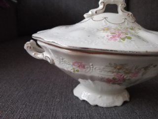 Pequeña sopera porcelana inglesa flores rosas