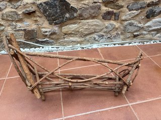 Cuna devocional Niño Jesús madera artesanal