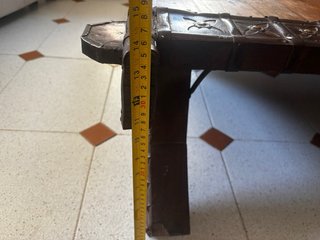 Tavolo da centro in legno antico indiano