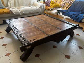 Tavolo da centro in legno antico indiano