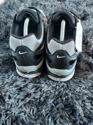 Nike P:6000 Negro/Gris