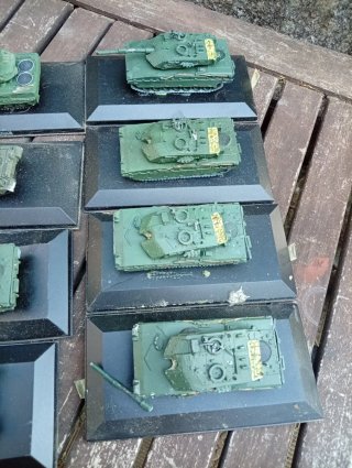 Carros Combate Salvat con algún defecto, leer bien