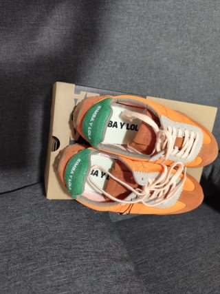 Zapatillas Bimba y Lola Naranja T39 Nuevas