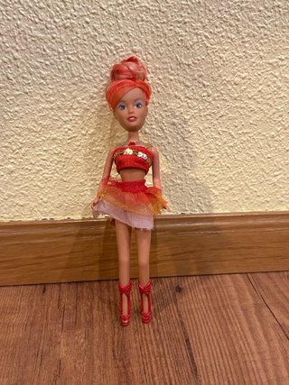 Muñeca bailarina con vestidos, accesorios, zapatos