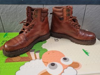 Botas de cuero marrones alto comfort marca Agaré.