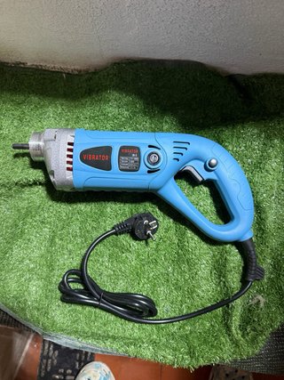 Vibrador de cemento eléctrico nuevo a estrenar