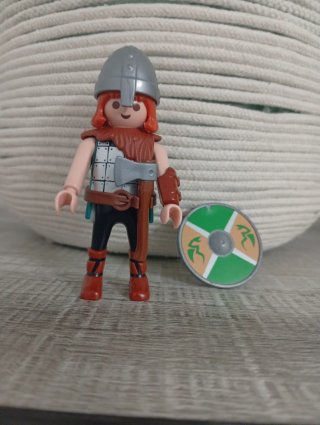 Playmobil Vikinga Medieval con Hacha y Escudo