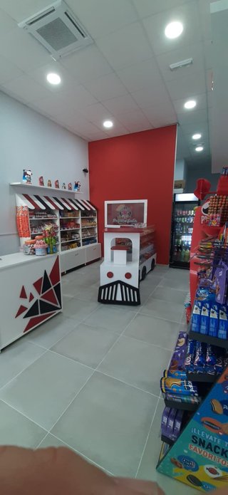 Mobiliario Tienda Chuches + Isla de Tren con vagón