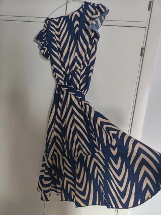 Vestido estampado azul y beige