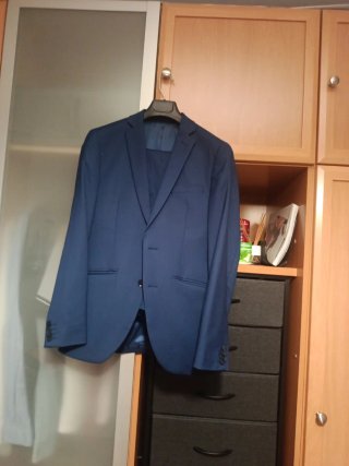 Traje de caballero azul