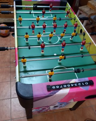 Futbolín de madera
