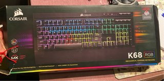 Teclado Gaming Corsair K68 RGB Mecánico