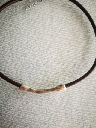 Collar cuero