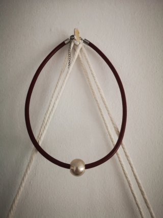 Collar cuero