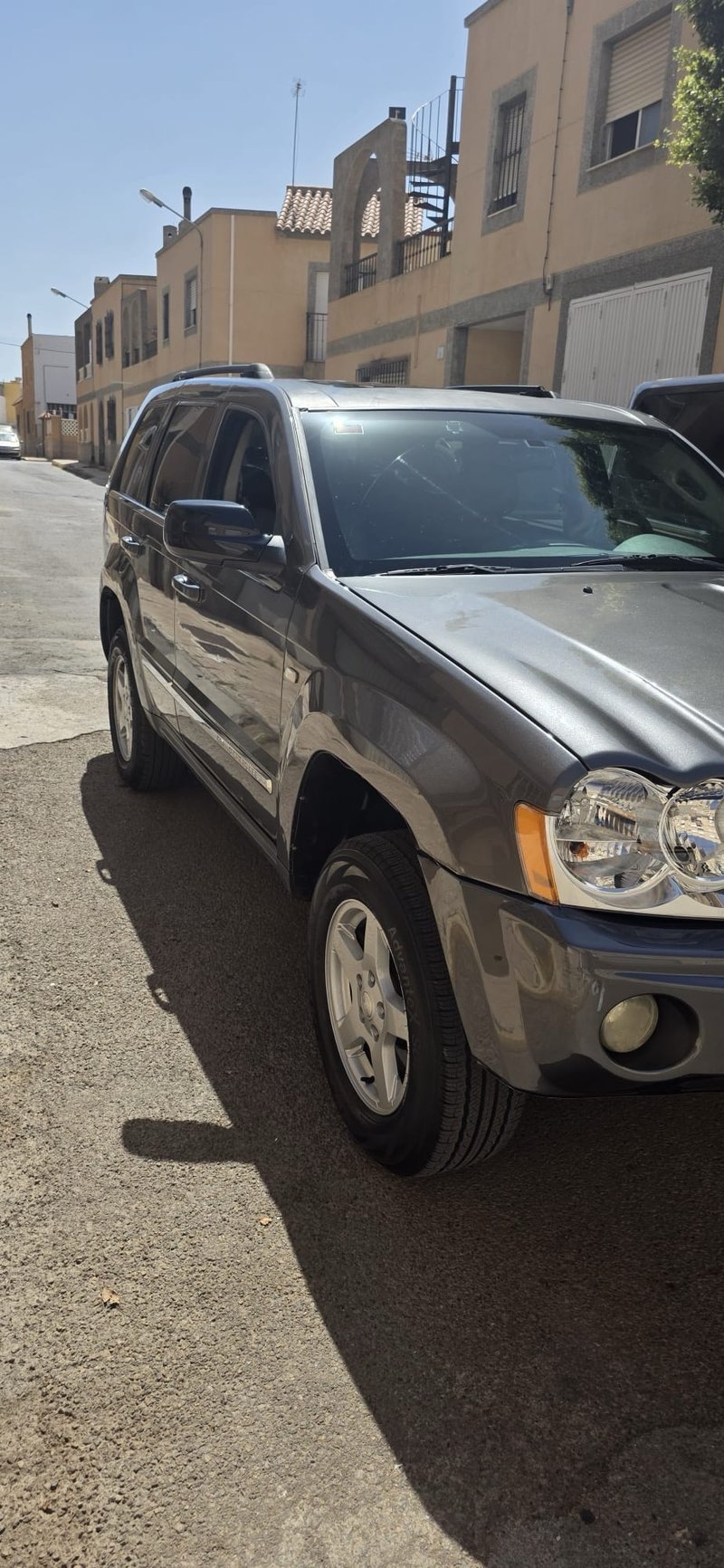 Jeep Cherokee 2005 - foto 1