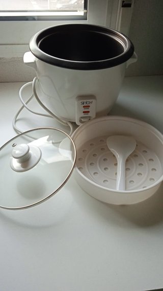Arrocera eléctrica blanca