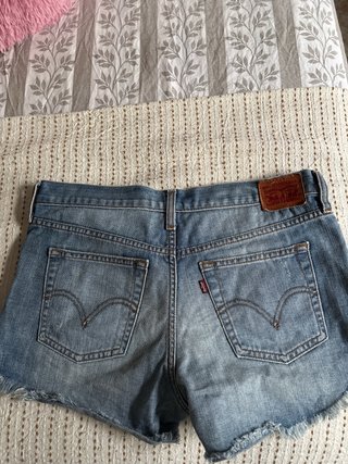 Shorts Levi's vaqueros desgastados