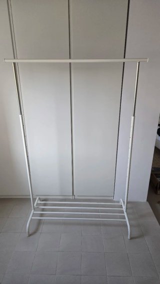 Tendedero blanco moderno