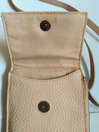 Bolso bandolera Stradivarius rosa claro