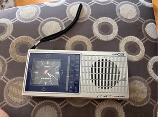 Radio portátil con reloj Sanyo RPM-C2