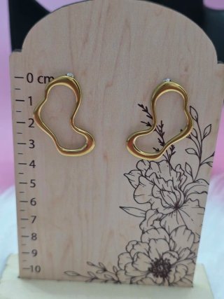 Pendientes dorados diseño orgánico