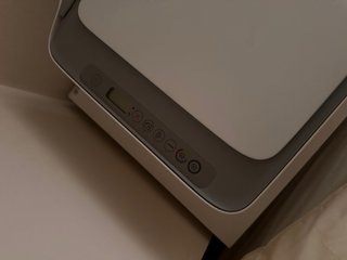 Impresora HP gris y blanca