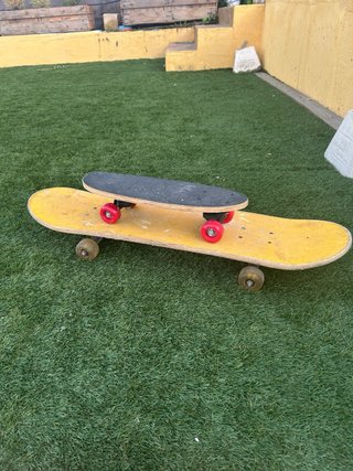 Patinete y 2 monopatines