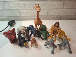 Figuras de animales y Tarzán