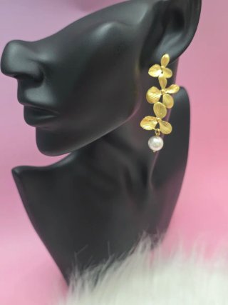 Pendientes flor dorados con perla