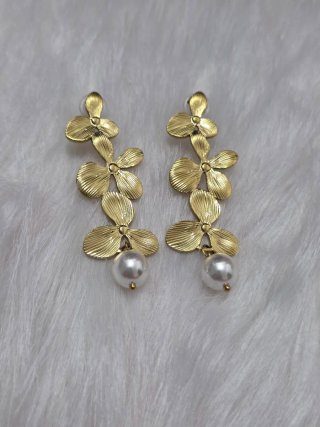 Pendientes flor dorados con perla