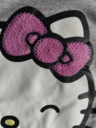T-shirt Hello Kitty com lantejoulas