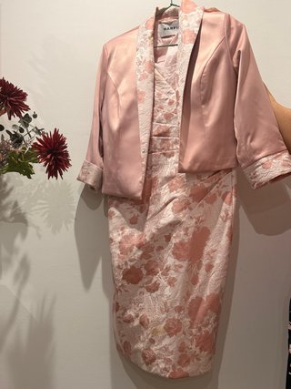 Conjunto Vestido y Chaqueta MARFIL Rosa