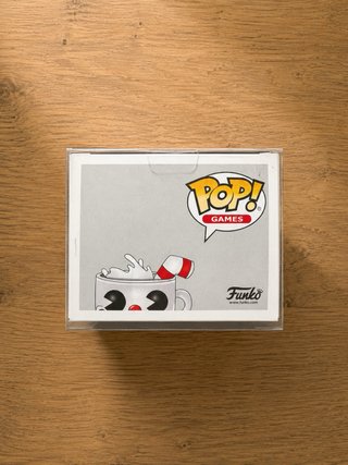 Funko Pop Cuphead #315 Walmart Exclusive + protect