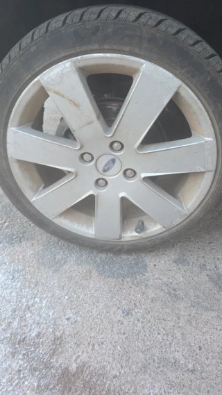 4 Llantas de Aluminio Ford