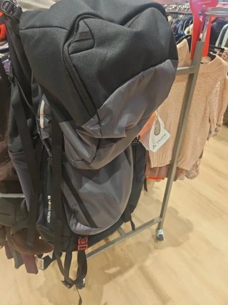 Mochila Vaude Astrum Trekking Negra