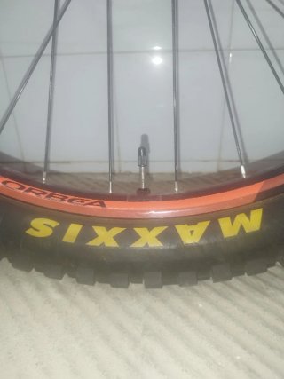 Neumático Maxxis Minion DHF 27.5x2.8 llanta Orbea