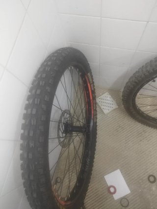 Neumático Maxxis Minion DHF 27.5x2.8 llanta Orbea