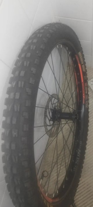 Neumático Maxxis Minion DHF 27.5x2.8 llanta Orbea