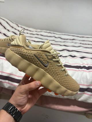 Zapatillas Nike Beige y Naranja