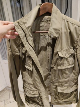 Chaqueta caqui entretiempo